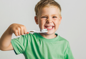 A hora de escovar os dentes: o que é ideal e como escovar de maneira certa